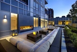 Terrace/patio - Closed to subway 1+1 Luxury Condo With Parking and Wifi (Toronto)