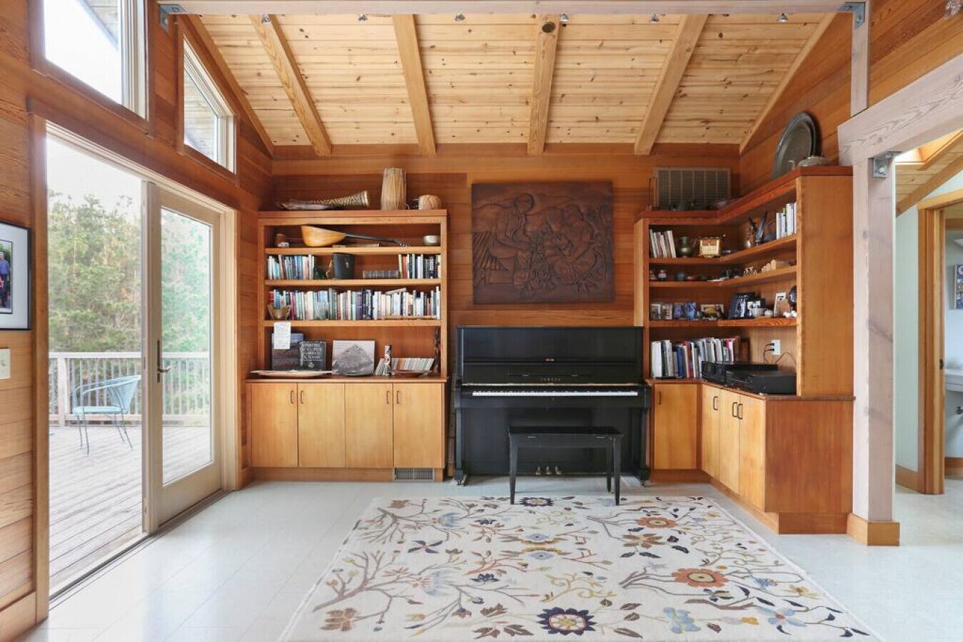 Spacious, Family-Friendly House | Piano+Fireplace