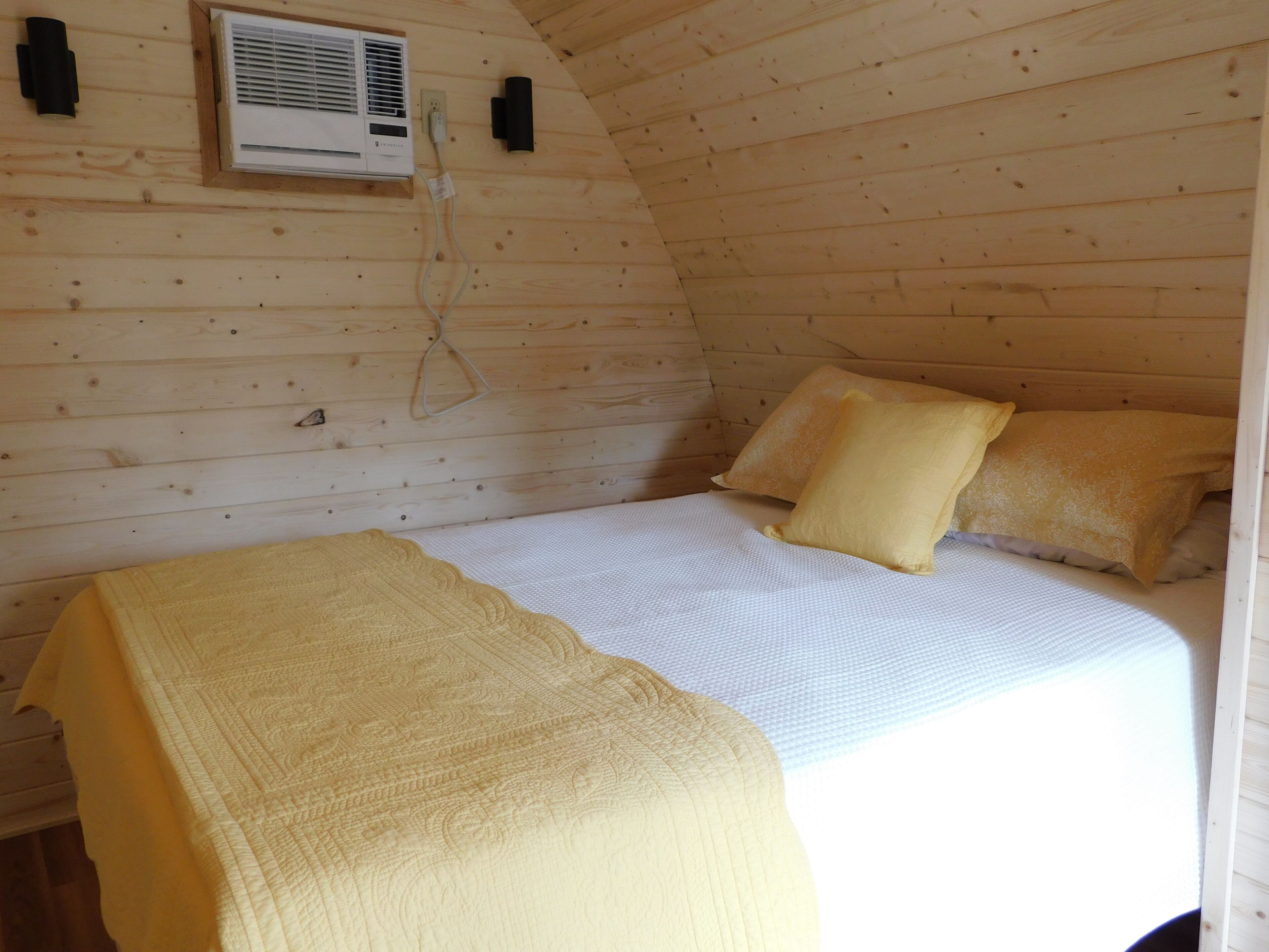 Iris Hill Glamping - " Otis " pod - 5th night FREE