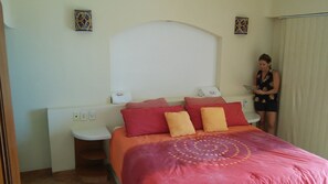 3 bedrooms, in-room safe, iron/ironing board, free WiFi