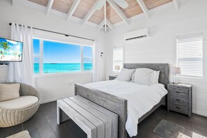 4 chambres, coffres-forts dans les chambres, fer et planche à repasser