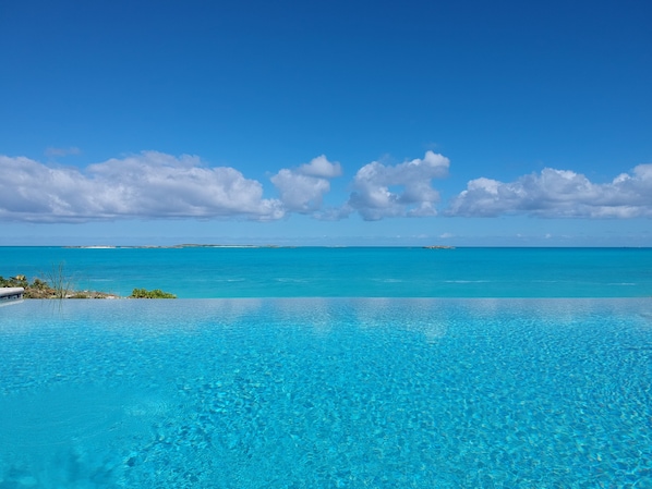 Außenpool, Infinity-Pool