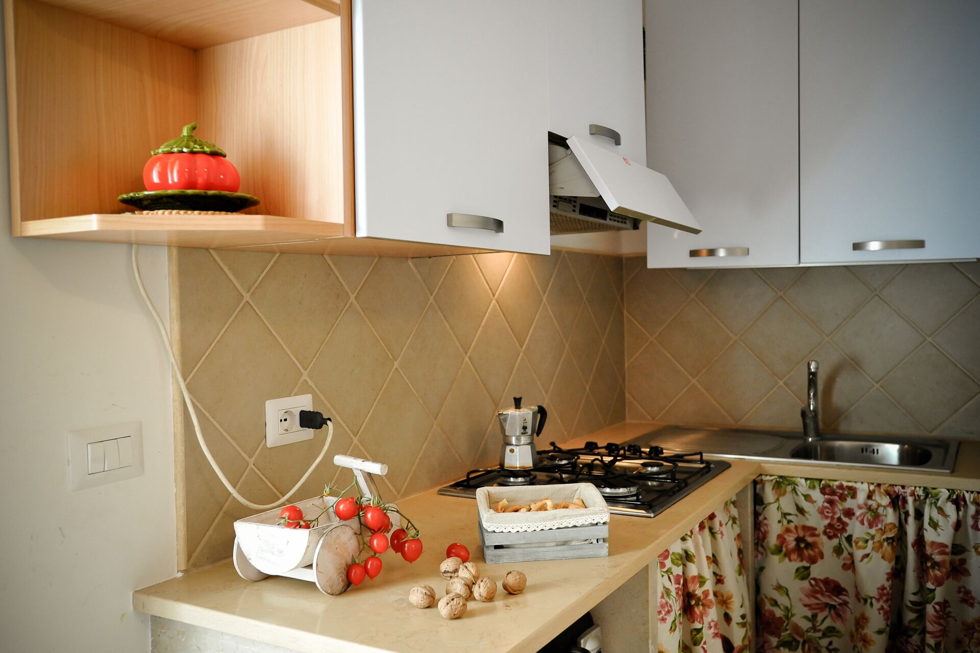 Trulli di nonna Palma Melograno holiday home with swimming pool for family couples 