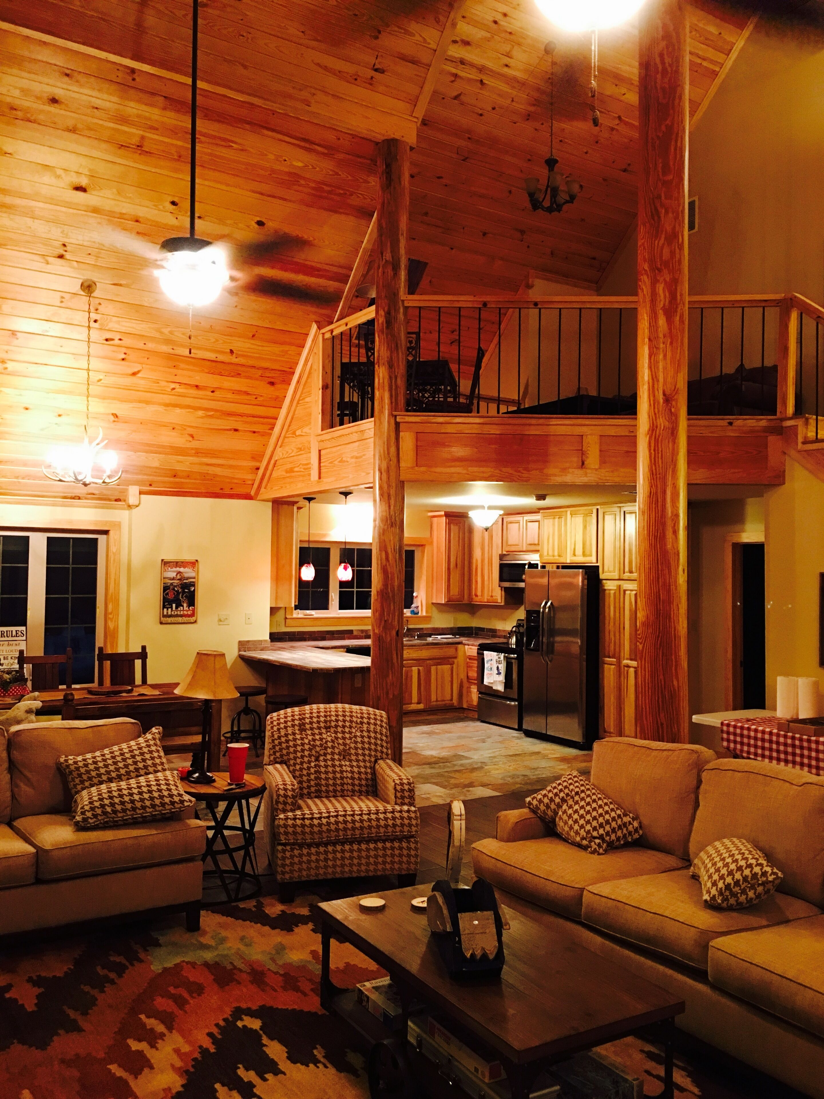 Moon Lake MS lakeside lodge perfect for family or couples getaway!