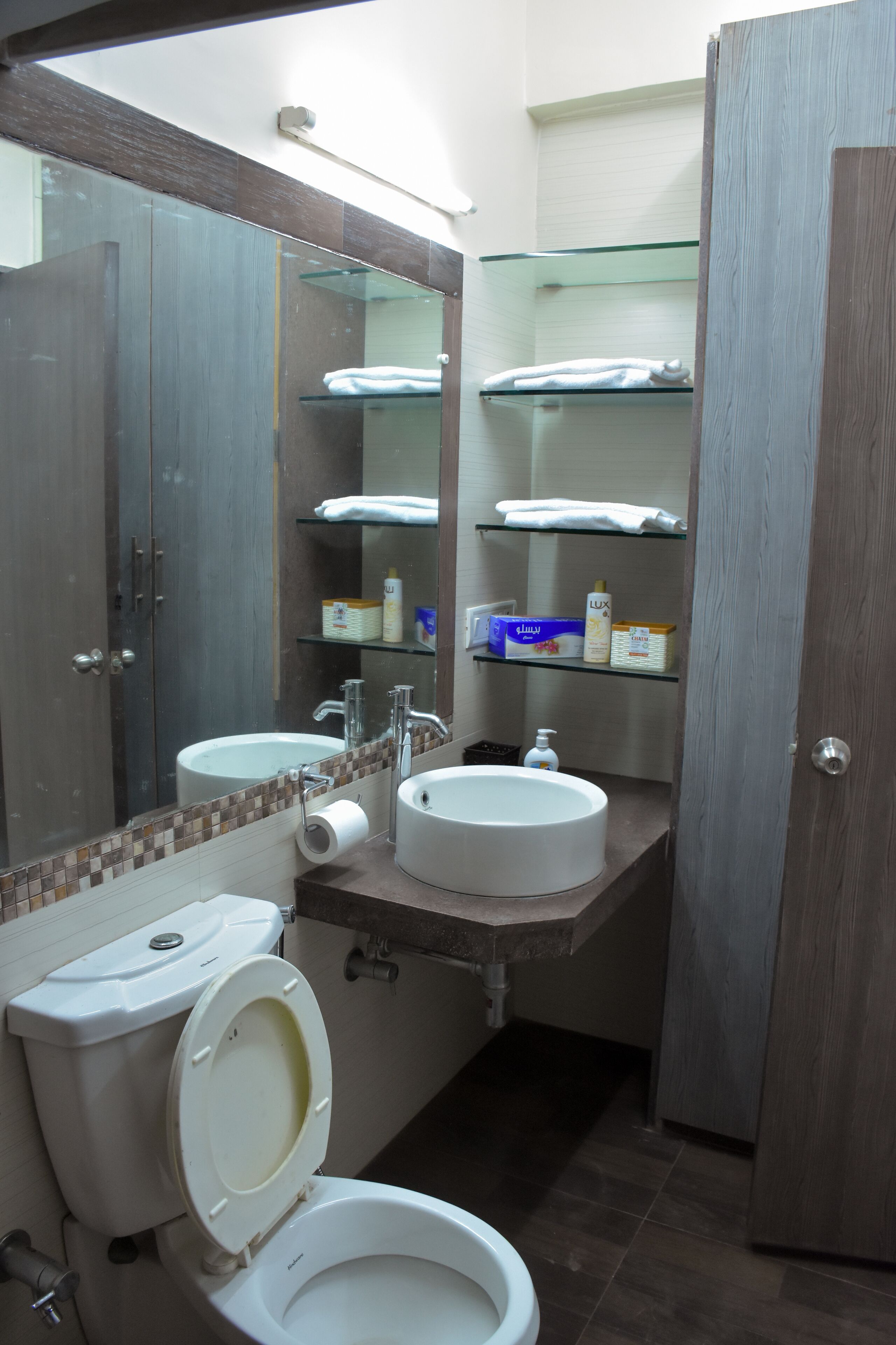 Luxury Apartment on The Arabian Sea in South Mumbai