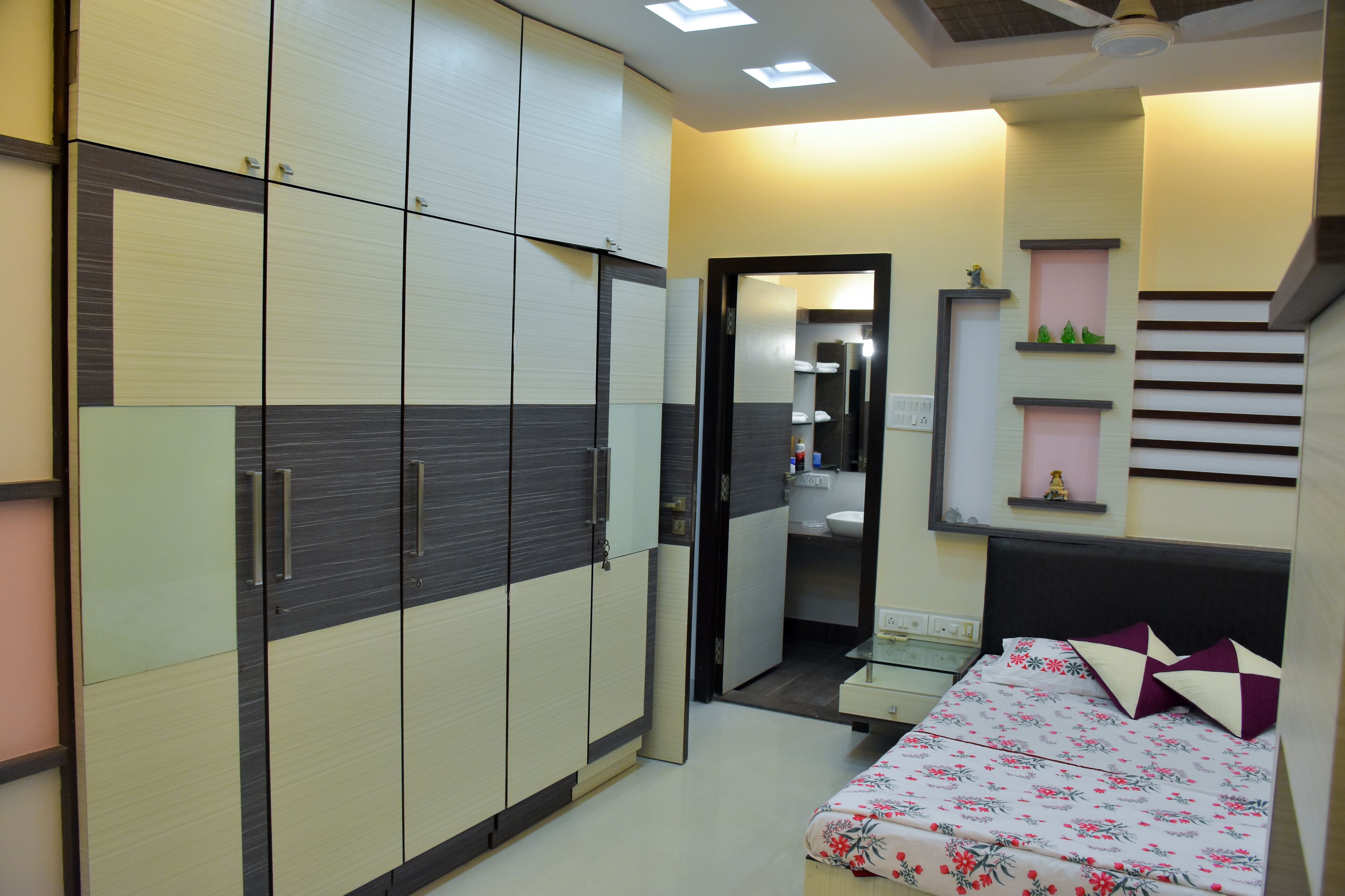 Luxury Apartment on The Arabian Sea in South Mumbai