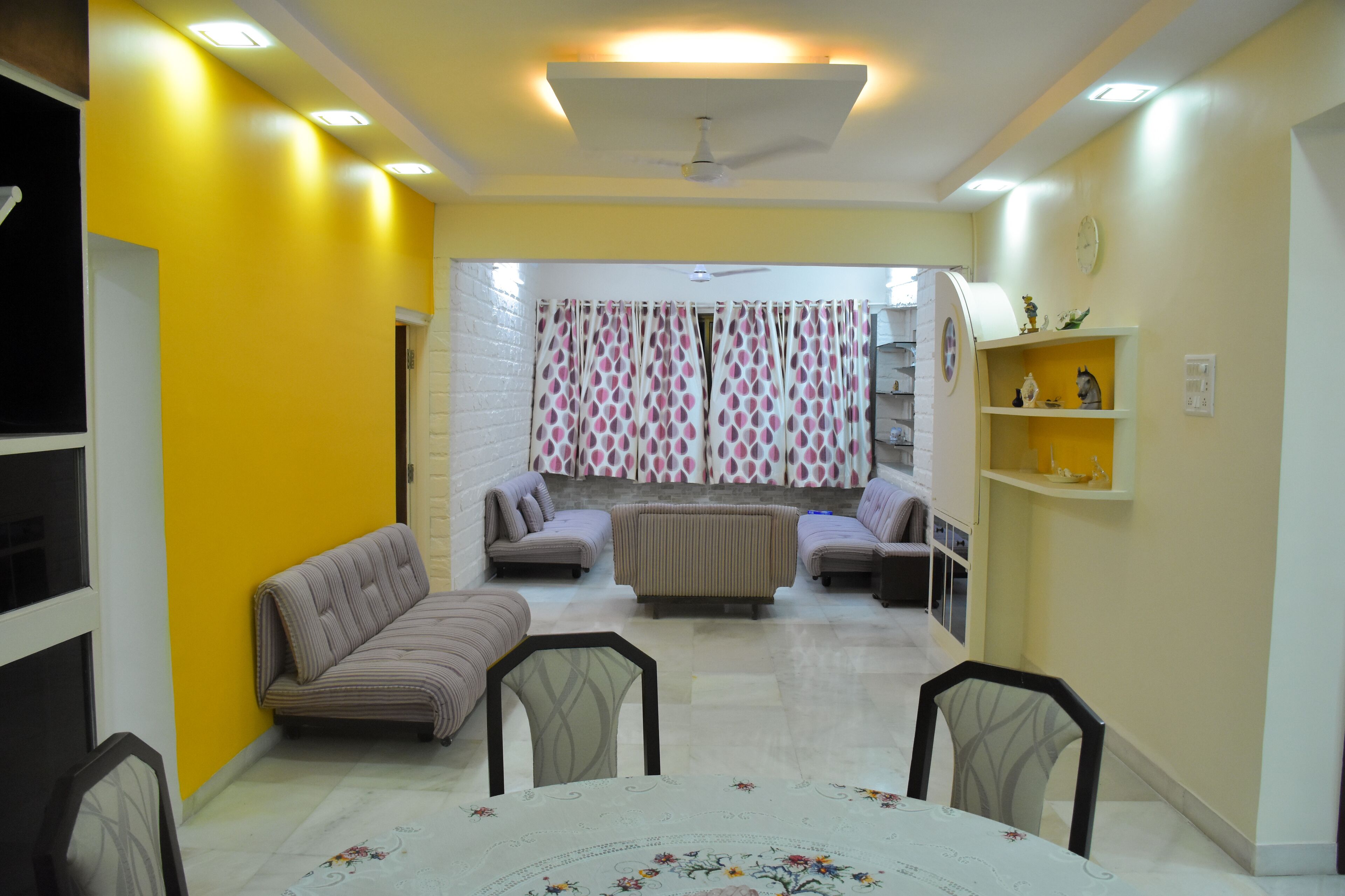 Luxury Apartment on The Arabian Sea in South Mumbai