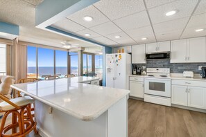 Microwave, dishwasher, coffee/tea maker, toaster