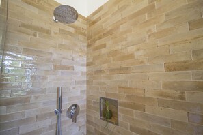 Comfort Room, Private Bathroom, Courtyard View (Corsini) | Bathroom | Shower, free toiletries, slippers, bidet