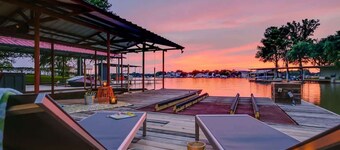 The Shorewood | Dog-Friendly Lake Retreat
