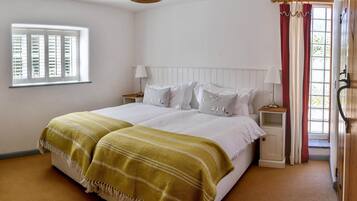 3 slaapkamers, een strijkplank/strijkijzer, reisbedje, wifi