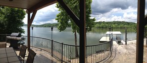 Outdoor dining - Great lakefront Log Home  (Roach)