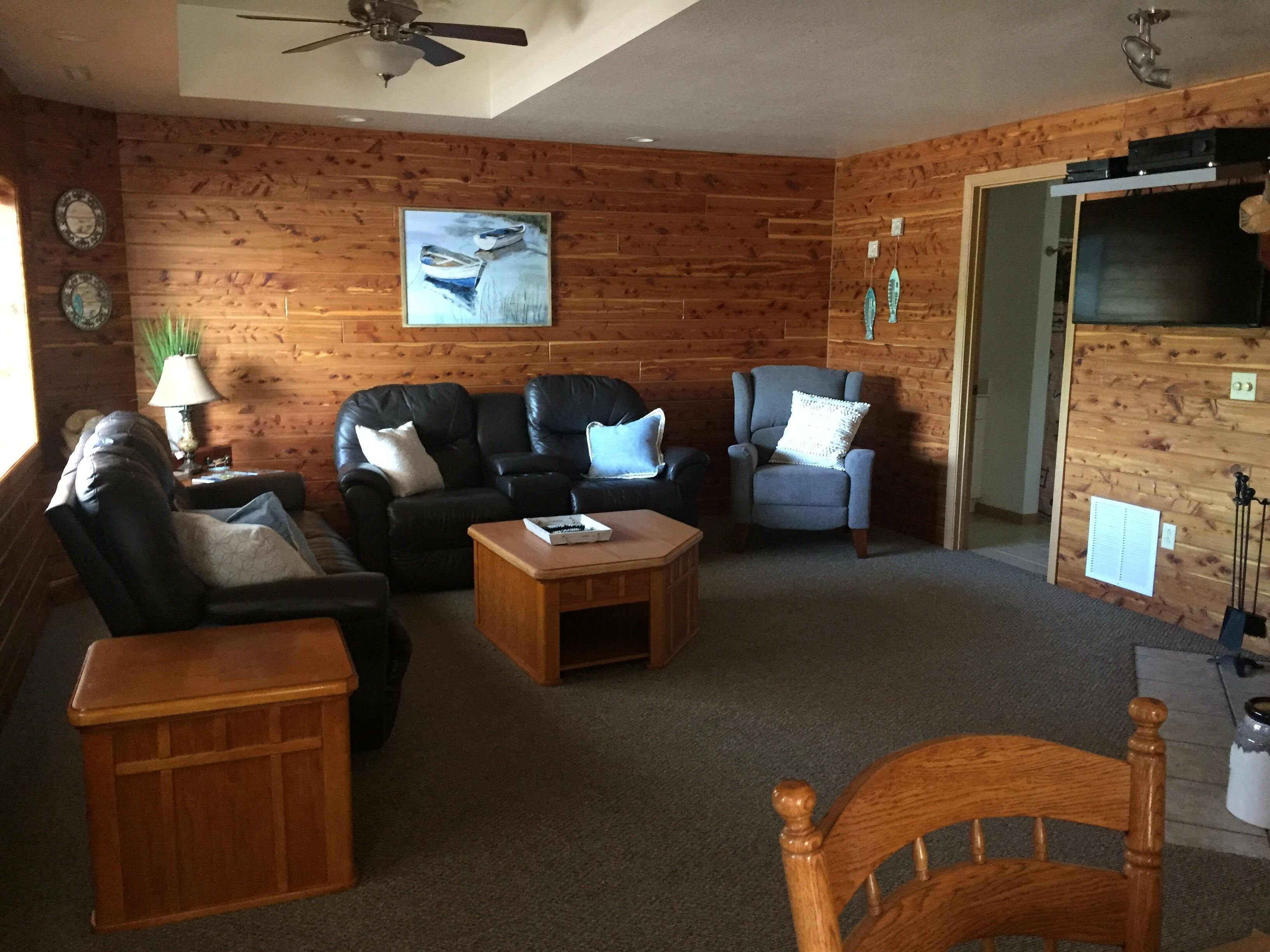 Great lakefront Log Home 