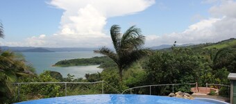 1B/1Den CONDO SUITE with BREATHTAKING LAKE VIEWS