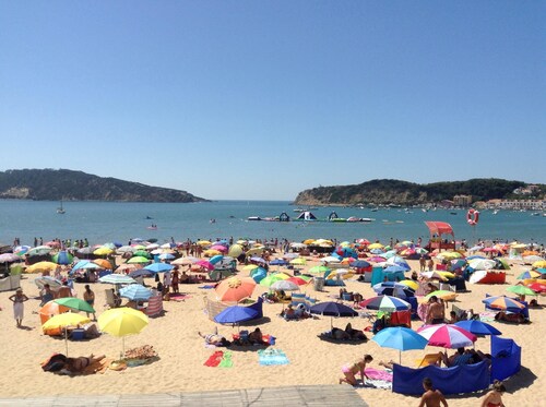Maison traditionnelle portugaise à distance de marche de la plage, avec Wifi.