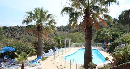 Semi-detached villas ** with communal pool in beautiful property. Ideal with family.