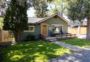 Exterior - Spacious Layout │West Side │Walk Everywhere │Hot Tub │One Block to River (Bend)