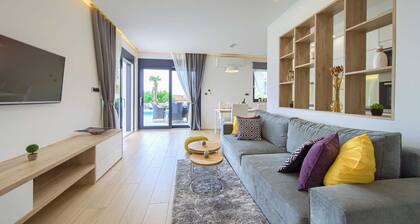 Luxus-Ferienhaus BELLA mit privatem Pool