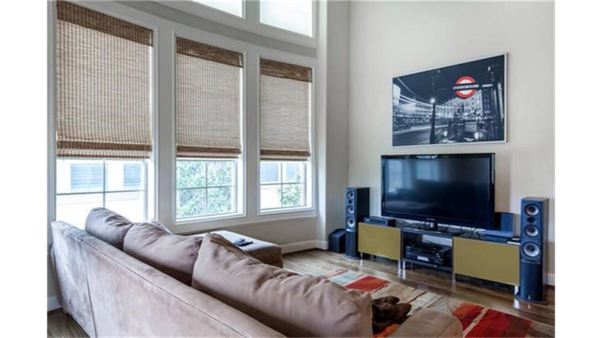 Modern Urban Living  Modern Urban Living  