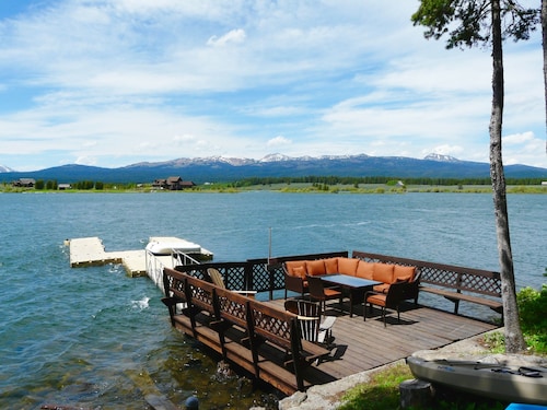Lakefront Retreat 4BR/2BA, Private Dock and Lake Access, RV Hookup, Great Views!