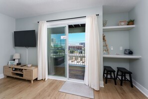 Smart TV - "Suite Caroline” By the Beach & a Pool? Oh yes yes! (Carolina Beach)