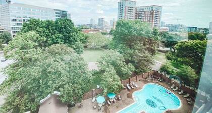 Elvis & Cash Complex - On Music Row - Guitar Pool - Sleeps 5