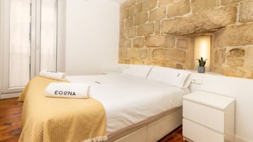 3 slaapkamers, een strijkplank/strijkijzer, gratis wifi, beddengoed