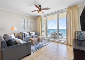 Smart-TV, DVD-Player, Bücher, Videothek