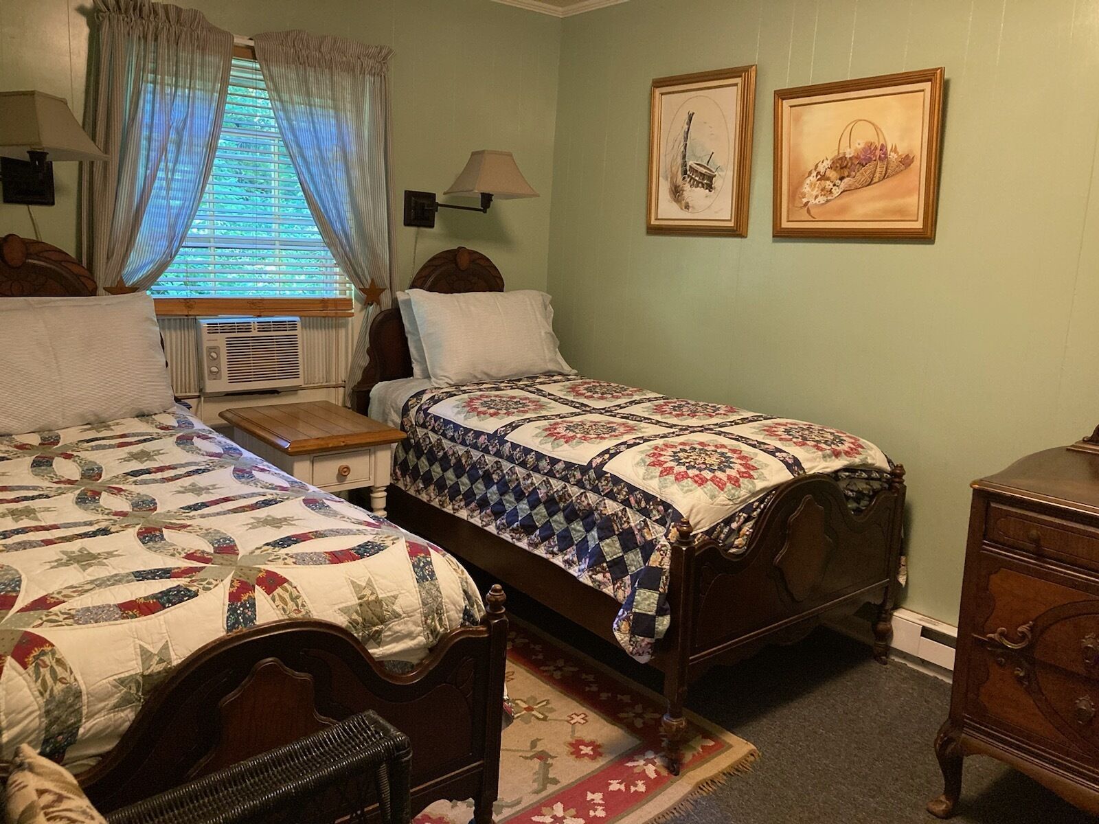 The Evergreen! Historic Cabin 