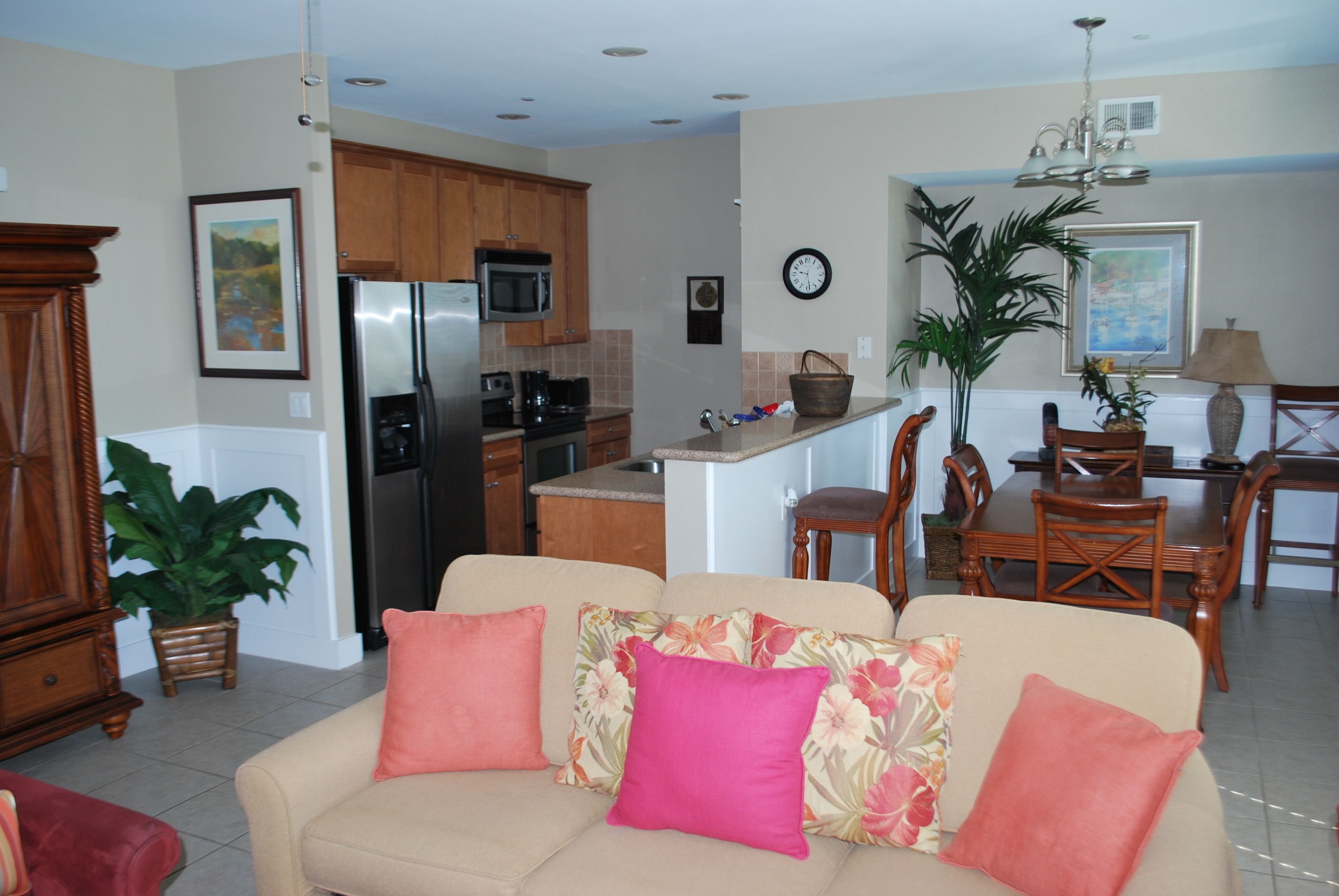 Beachside condo steps away from the Beach Club, beach and all the amentites