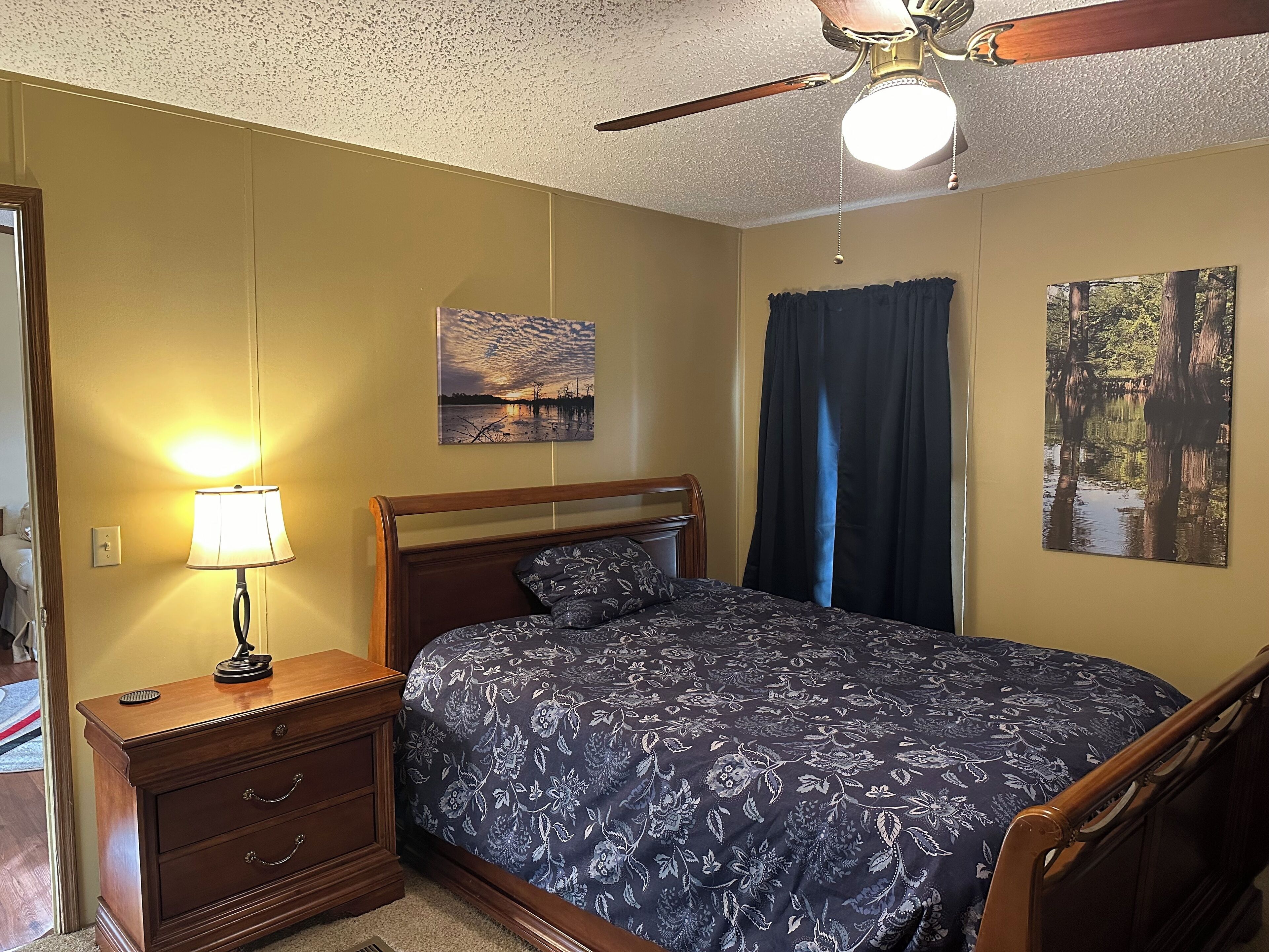 3 bedrooms, desk, free WiFi, bed sheets