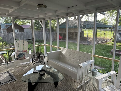 Fish cleaning station, screened porch, covered front porch, fire pit, 3 BR   