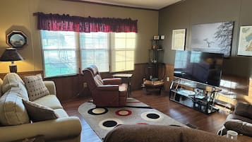 Smart TV, books, stereo