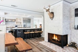 Fridge, microwave, oven, stovetop - Newly remodeled, spacious Lantern village home (Dana Point)