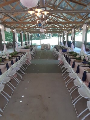 Banquet hall - Hillsdale County, Michigan: weddings, groups, Hillsdale College, Trine Univ. (Montgomery)