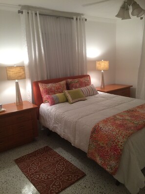 3 chambres, fer et planche à repasser, Wi-Fi, draps fournis