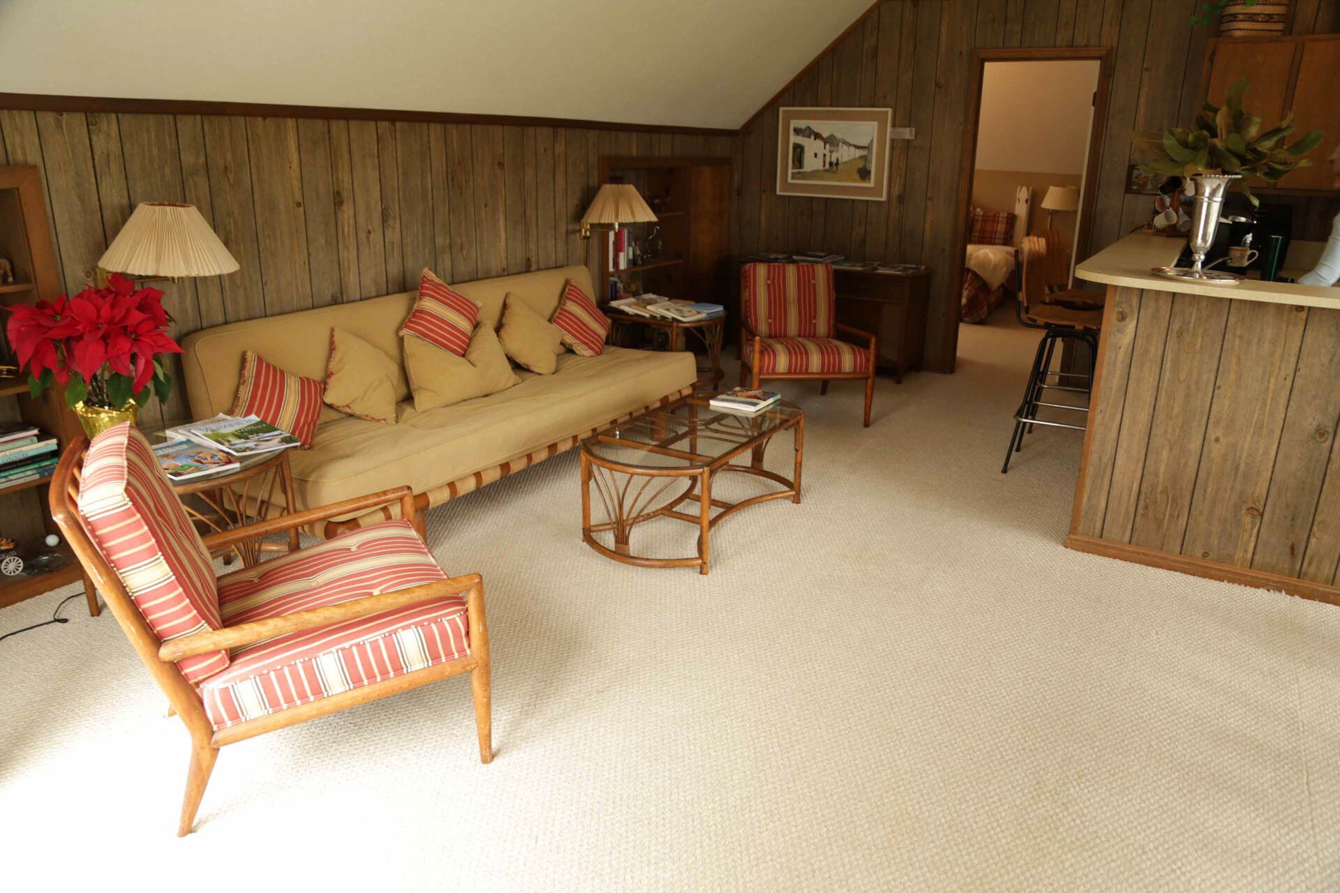 Quiet peaceful carriage house nestled in an Alabama Treasure Forest. 