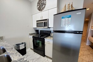 Fridge, microwave, oven, stovetop - Beach Front Royal Palms 1306 ~ Awesome Direct Gulf Front View Penthouse Unit (Gulf Shores)