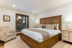 3 bedrooms, premium bedding, iron/ironing board, WiFi