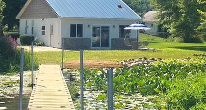 Breathtaking Lakefront View - Pontoon Available! Coldwater Chain of Lakes