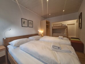 2 Schlafzimmer, Bügeleisen/Bügelbrett, kostenloses WLAN, Bettwäsche