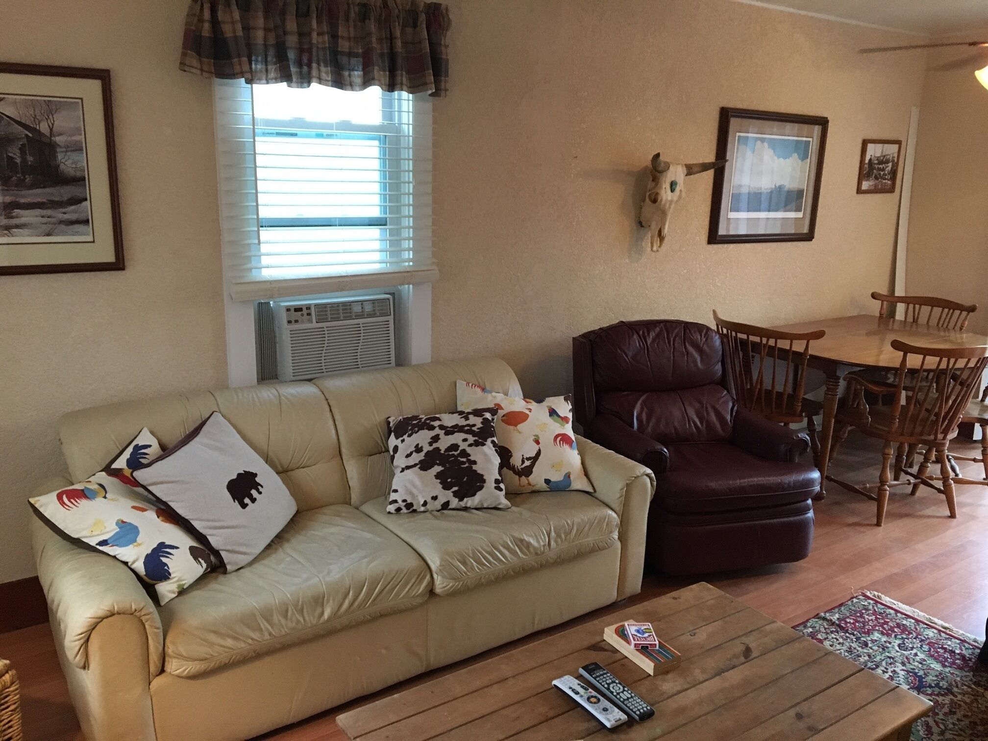 Updated Mott ND Hunter/Guest House