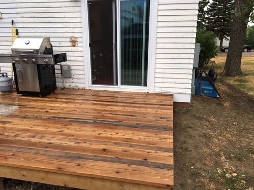 Updated Mott ND Hunter/Guest House