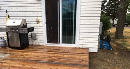 Updated Mott ND Hunter/Guest House