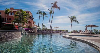 Beachfront Paradise, right on the ocean!