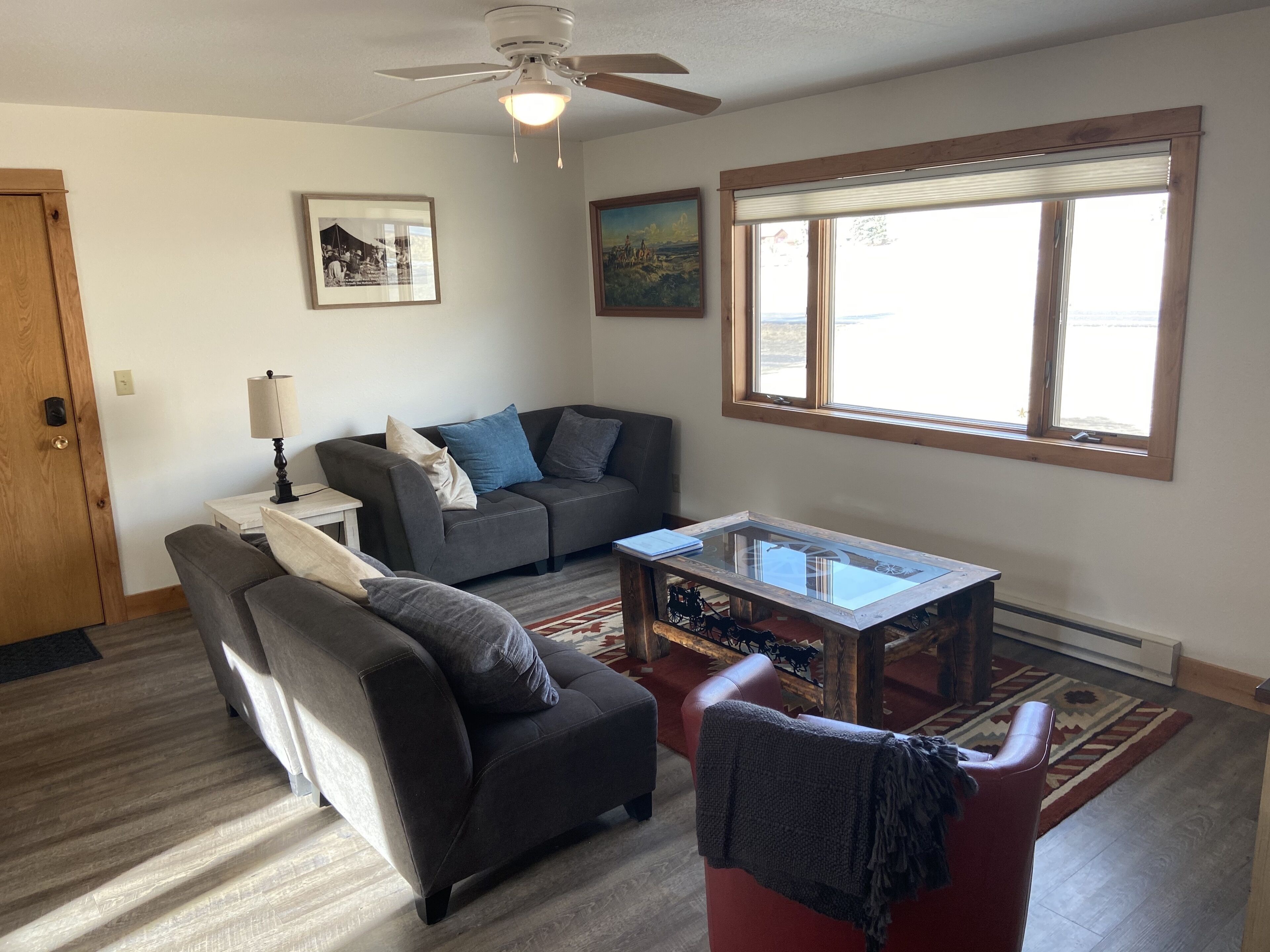 River Front Condos, 10 min to Yellowstone Park on Historic Slip n Slide Ranch