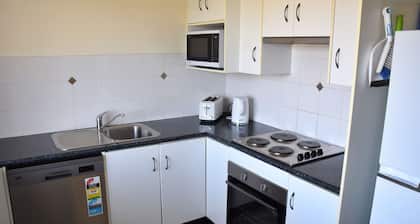 S'cape Apartment 5 - walk to the beach - Bring your own linen