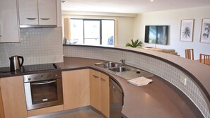 Microwave, dishwasher