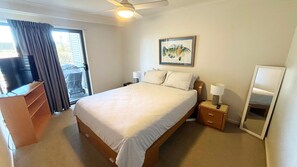 2 bedrooms, Internet - Jubilee Apartment 11 - Bring your own linen (SOUTH WEST ROCKS)