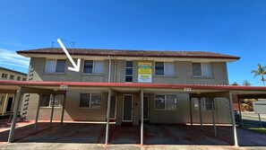 Exterior - Clarkes Flat 3 - walk to the beach (SOUTH WEST ROCKS)